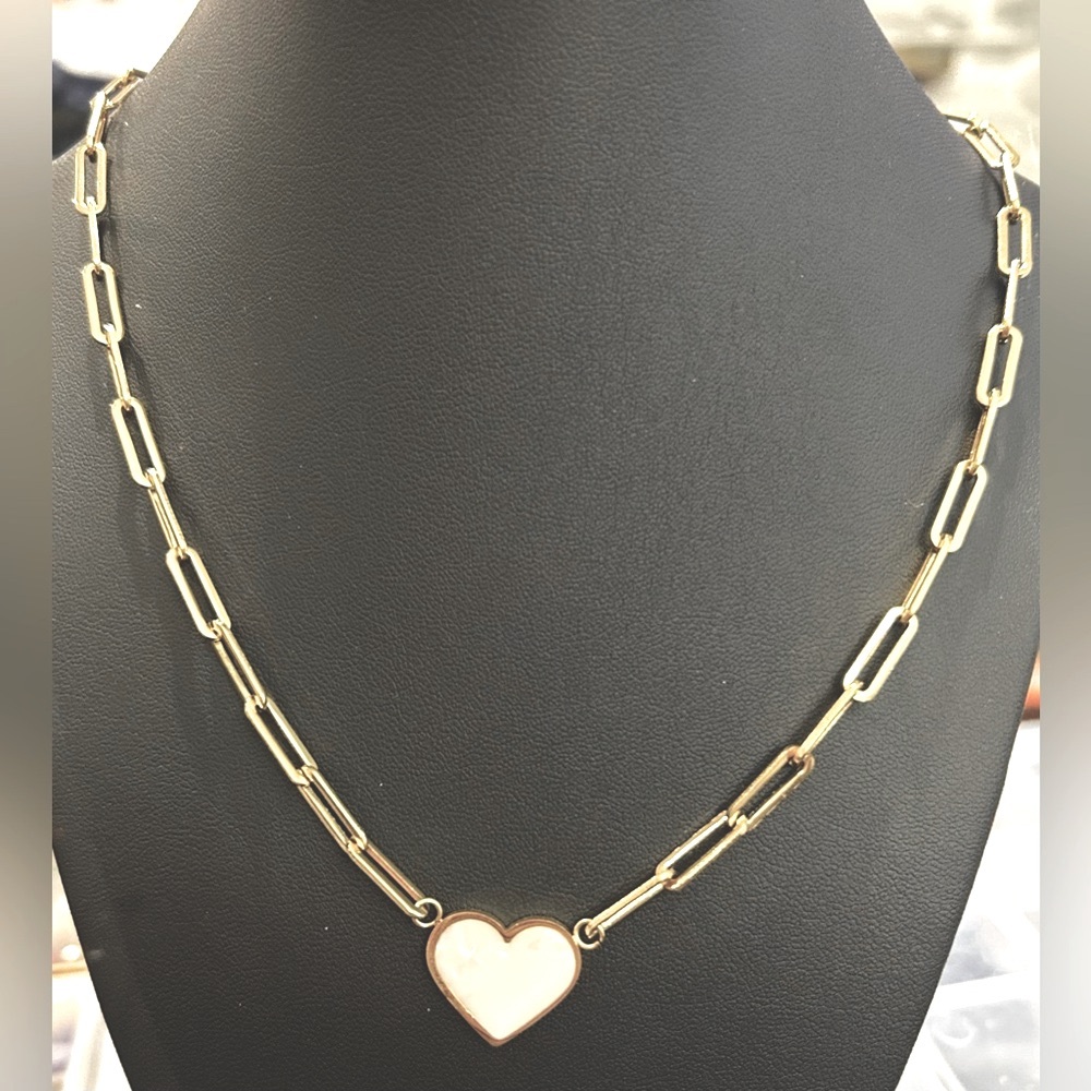 Gold and mother of Pearl Heart Pendant Necklace 20”